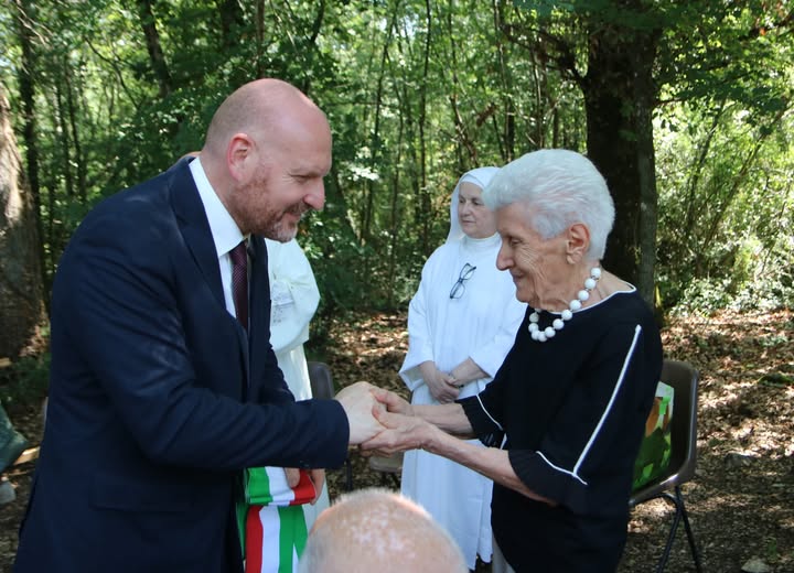 Il sindaco barracelli e Mirella Letti (Fonte foto Comune di Barberino Tavarnelle)