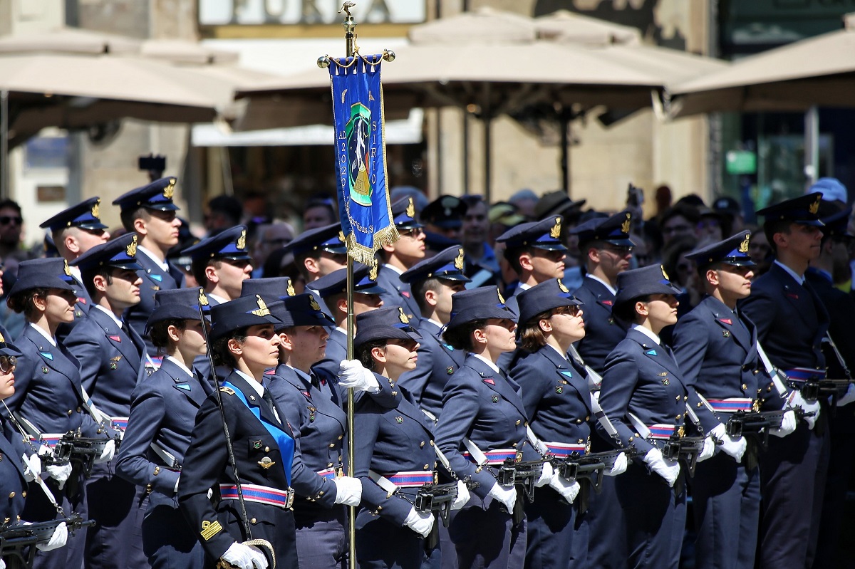 Cerimonia di giuramento e battesimo del 1° Corso della Scuola Militare Aeronautica "G. Douhet" (foto archivio Antonello Serino - Met Ufficio Stampa)