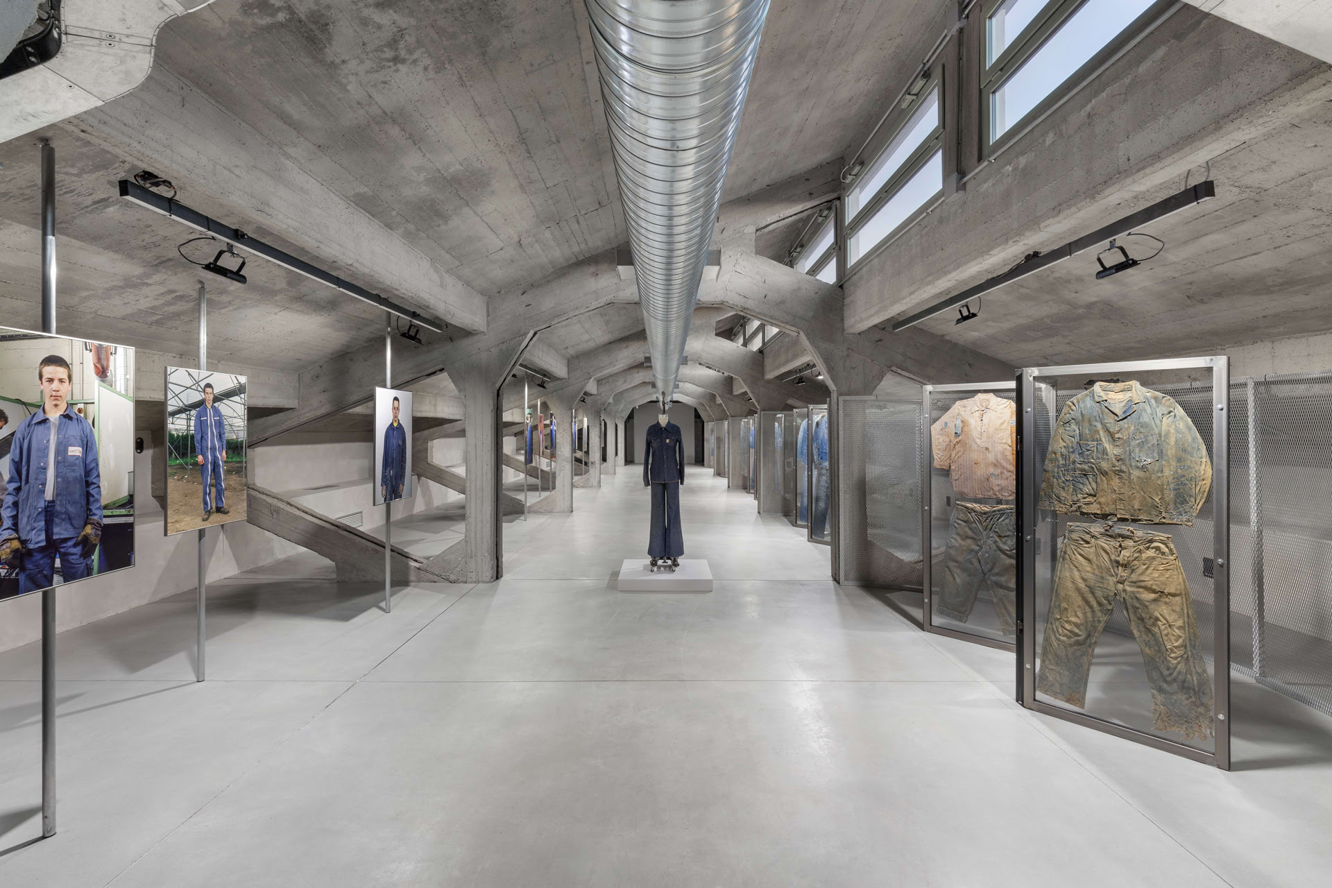 La mostra dedicata al denim e al blu: 'An/archive event Two: Blue r/evolution' (Fonte foto Polimoda)