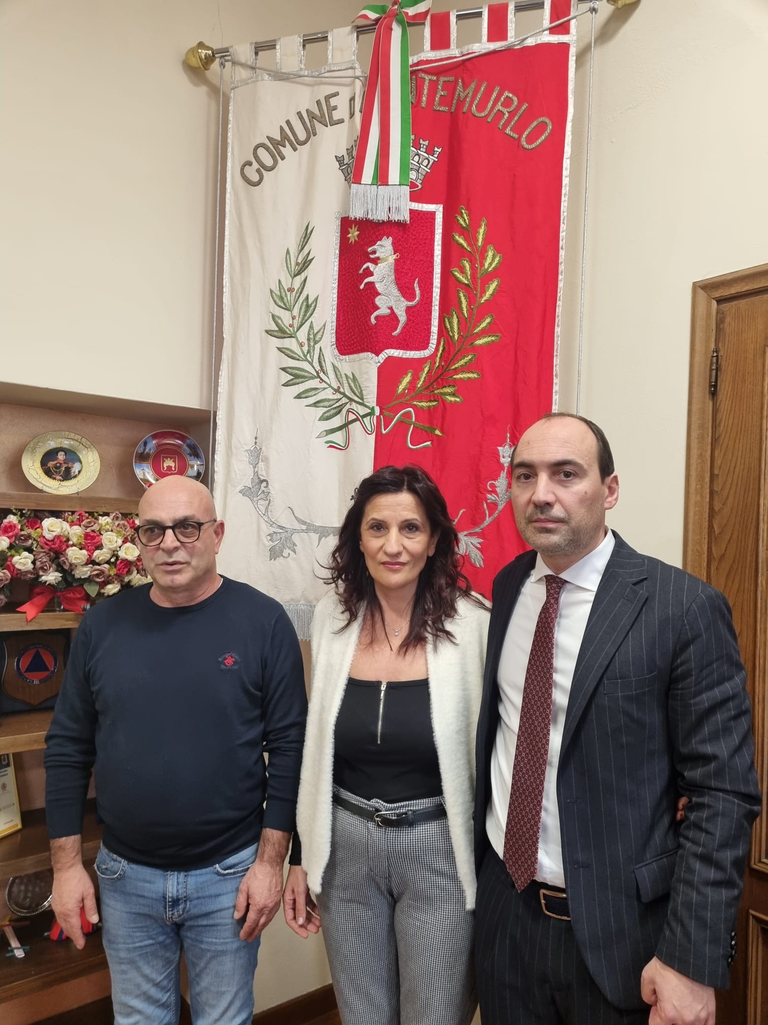 Il sindaco Calamai, Emma Marrazzo e il marito Francesco D'Orazio (fonte foto comunicato stampa)