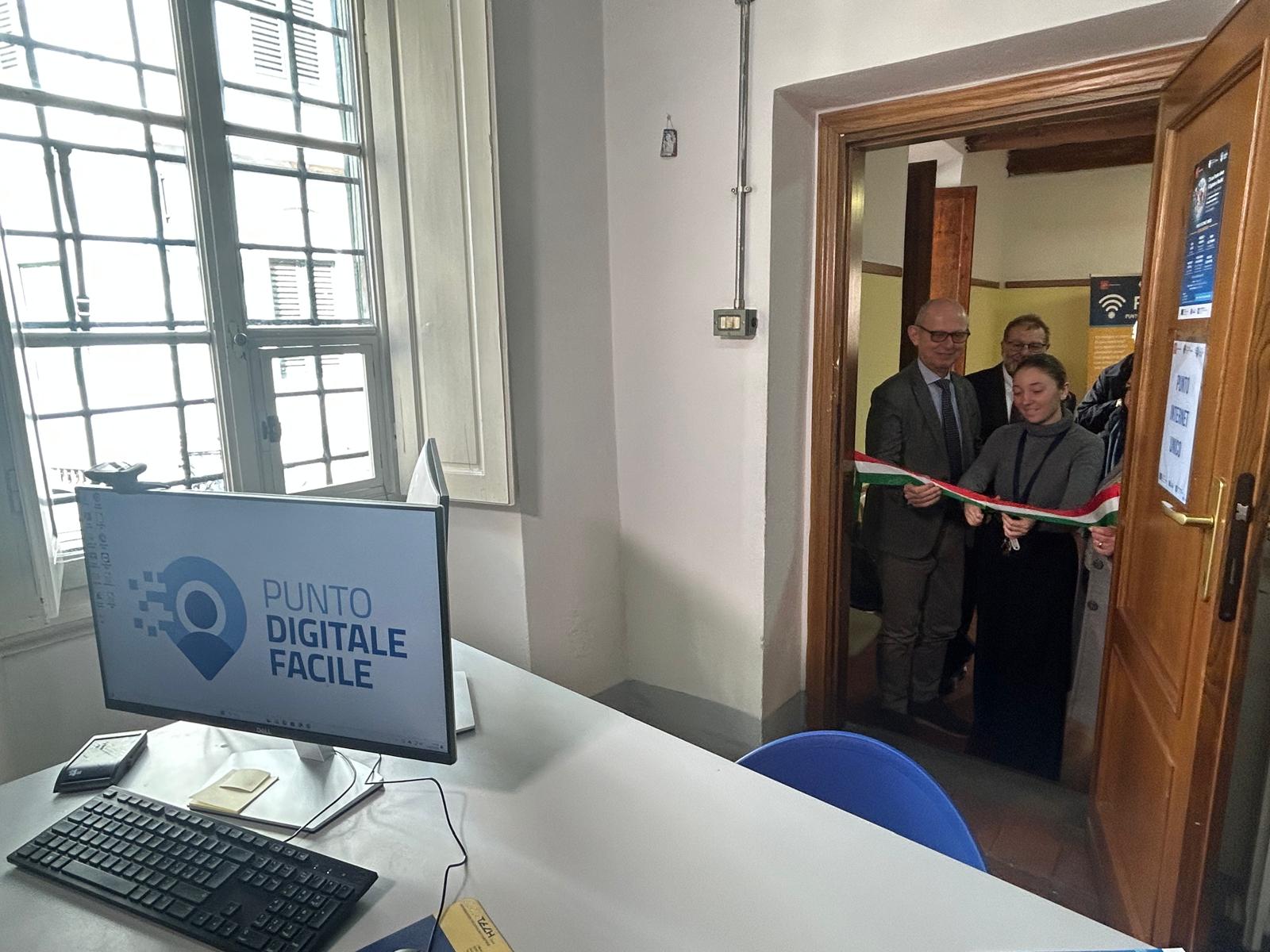 Inaugurato il nuovo Punto Digitale Facile della Caritas di Firenze (Fonte foto Caritas)