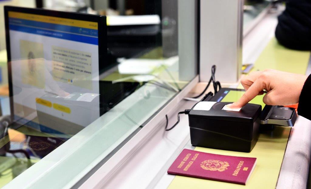 Il passaporto negli uffici postali (Fonte foto Poste Italiane)