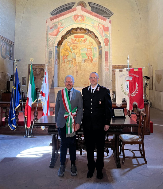 Certaldo saluta il Comandante Micheloni per la pensione e accoglie il Maresciallo Maggiore Guglielmini al vertice dei Carabinieri