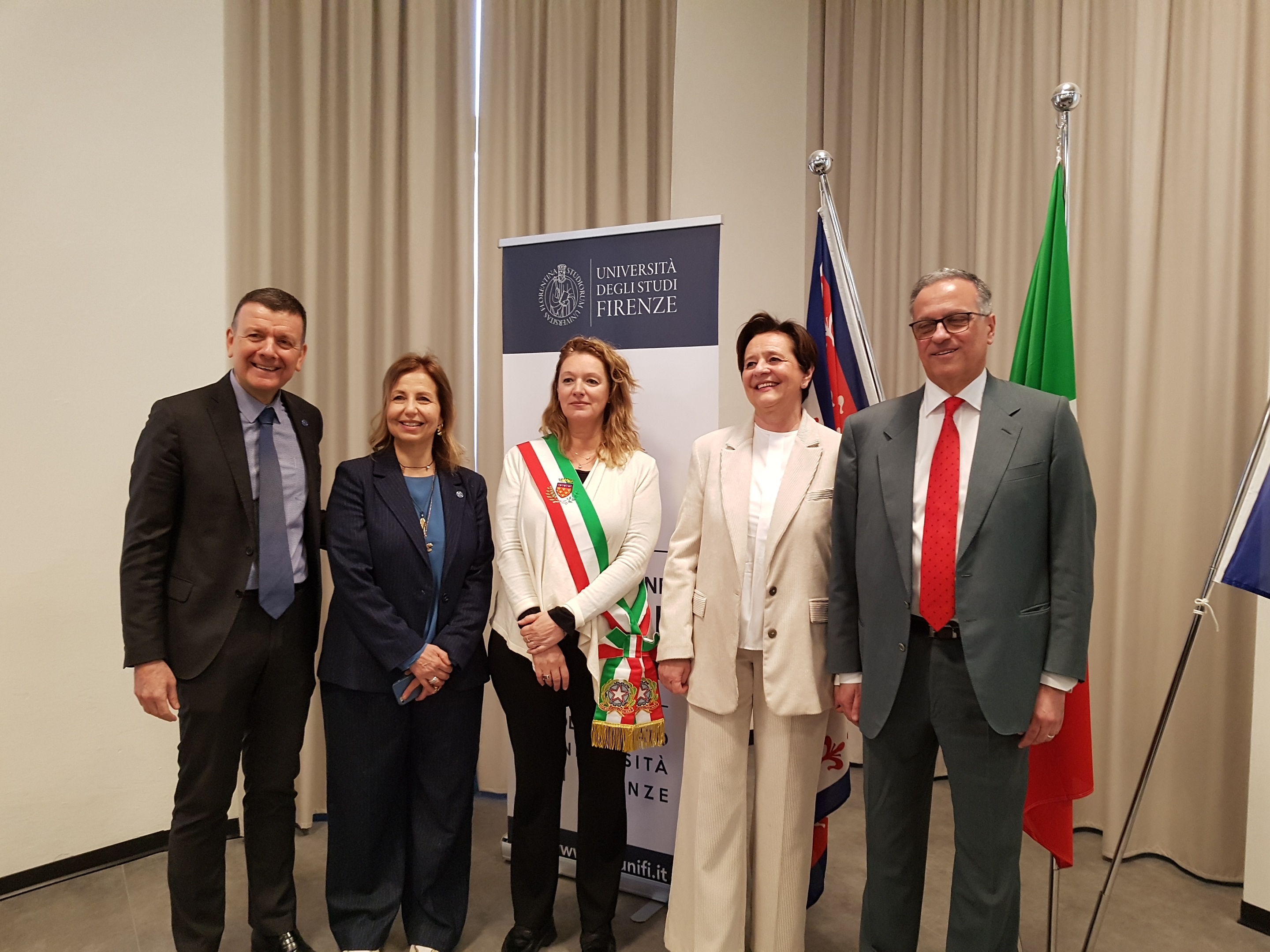 In foto Marco Pierini, Debora Berti, Ilaria Bugetti, Daniela Toccafondi e Paolo Bonanni (Foto Bolognini - fonte comunicato Università degli Studi di Firenze)