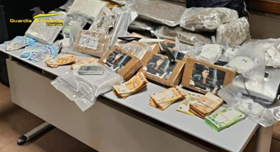 Scoperto 'magazzino della droga (Fonte foto Sala Stama Guardia di Finanza)