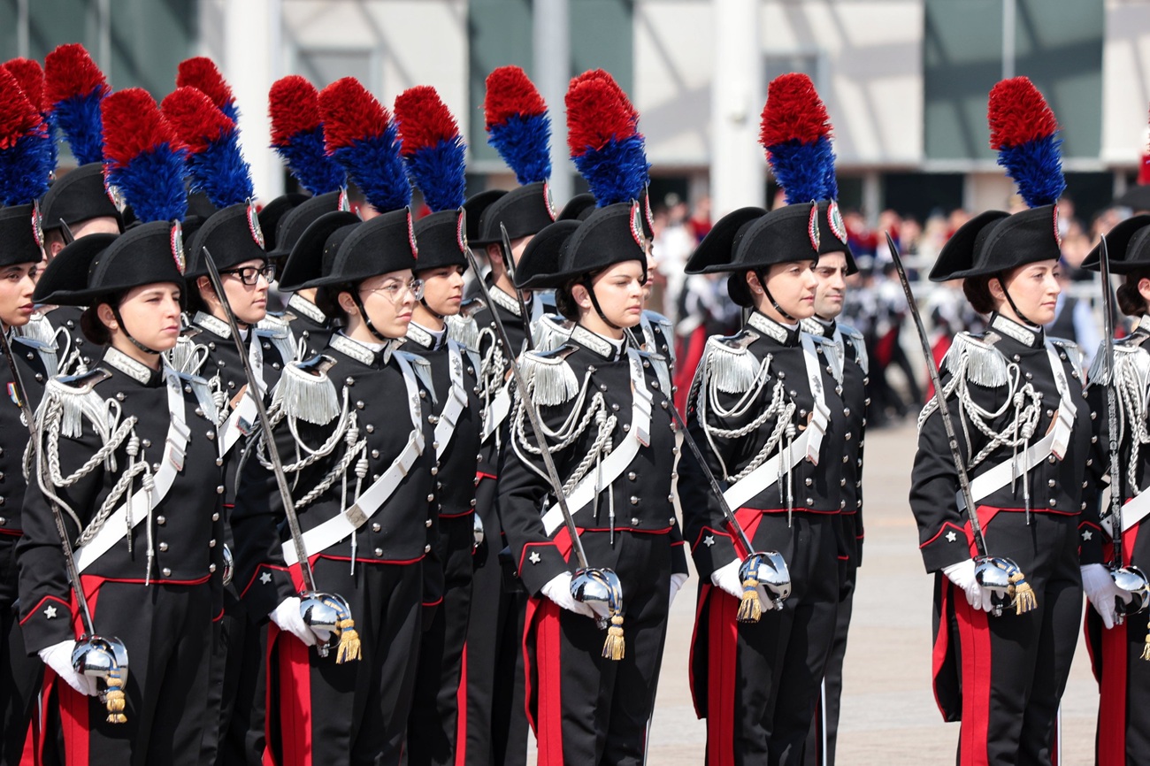 Giuramento e conferimento degli alamari nella Caserma 'Felice Maritano' (foto Antonello Serino - Met Ufficio Stampa)