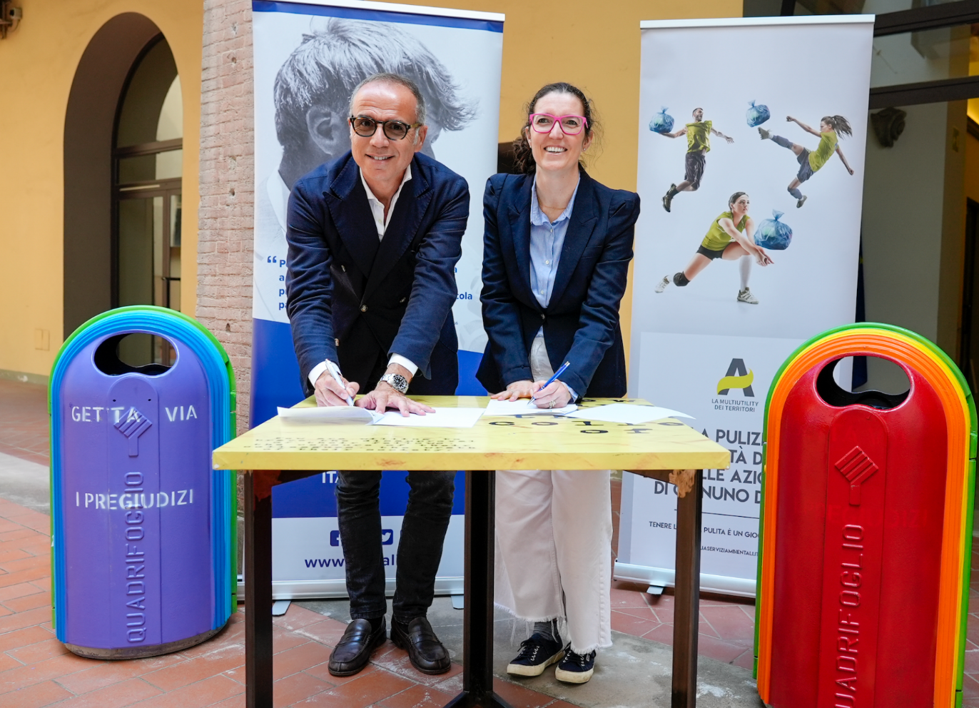 La firma del protocollo “Sostenibilità e diritti” (Fonte foto Alia Spa)