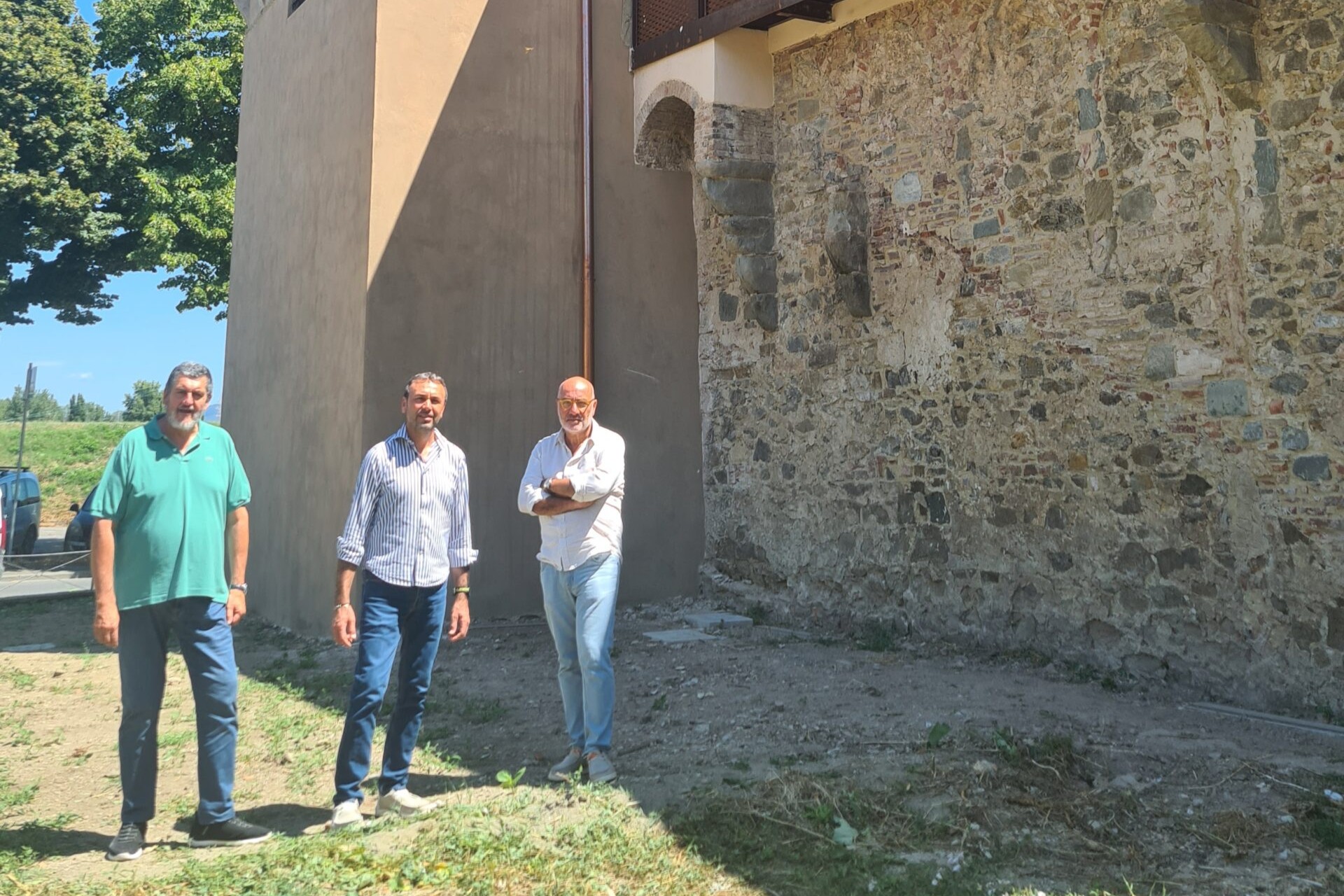 il sindaco Emanuele Caporaso insieme ad Angelo Di Salvo direttore dei lavori e a Luca Betti responsabile del settore Lavori Pubblici