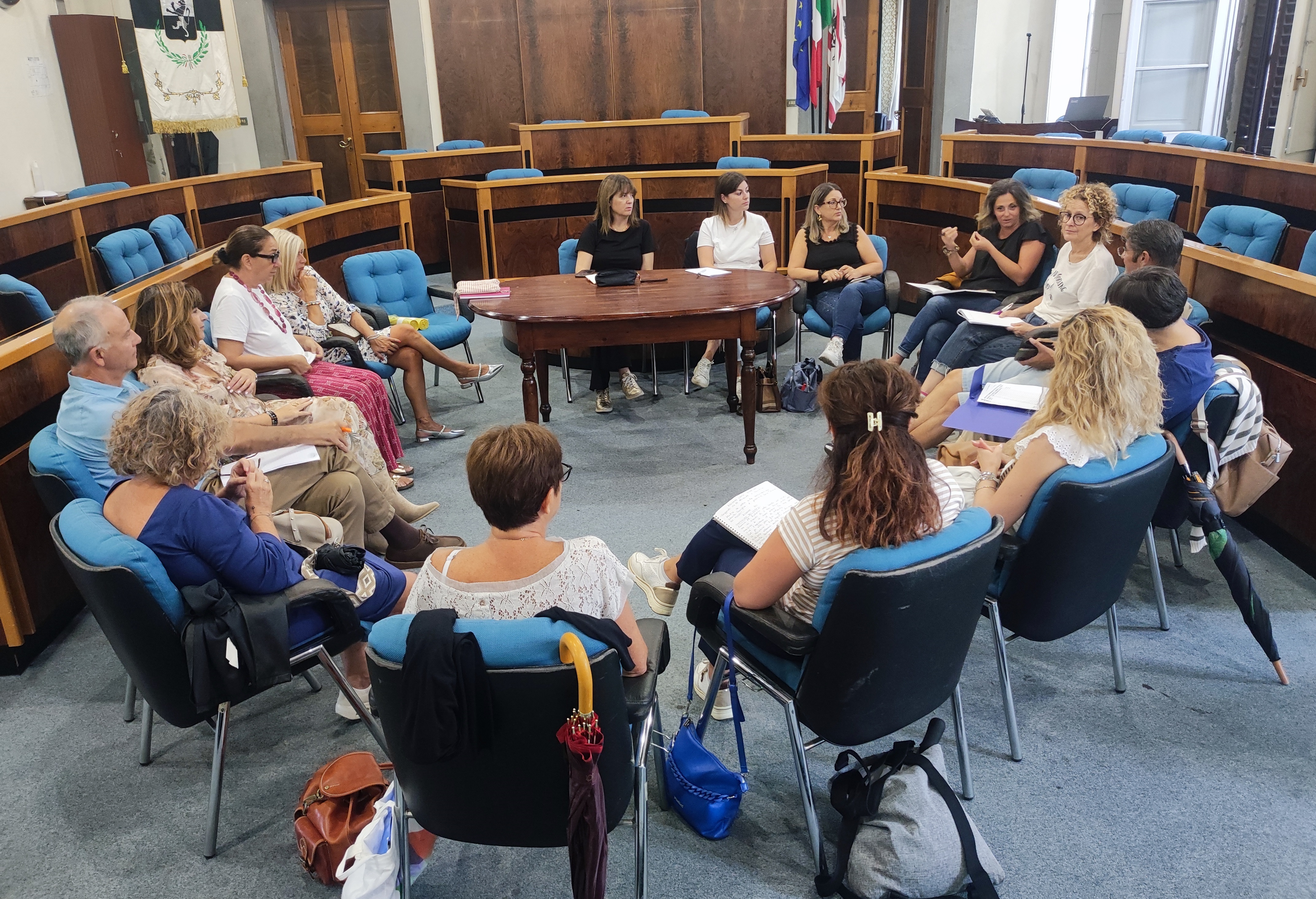 La conferenza di servizio nella sala consiliare del Comune di Fucecchio