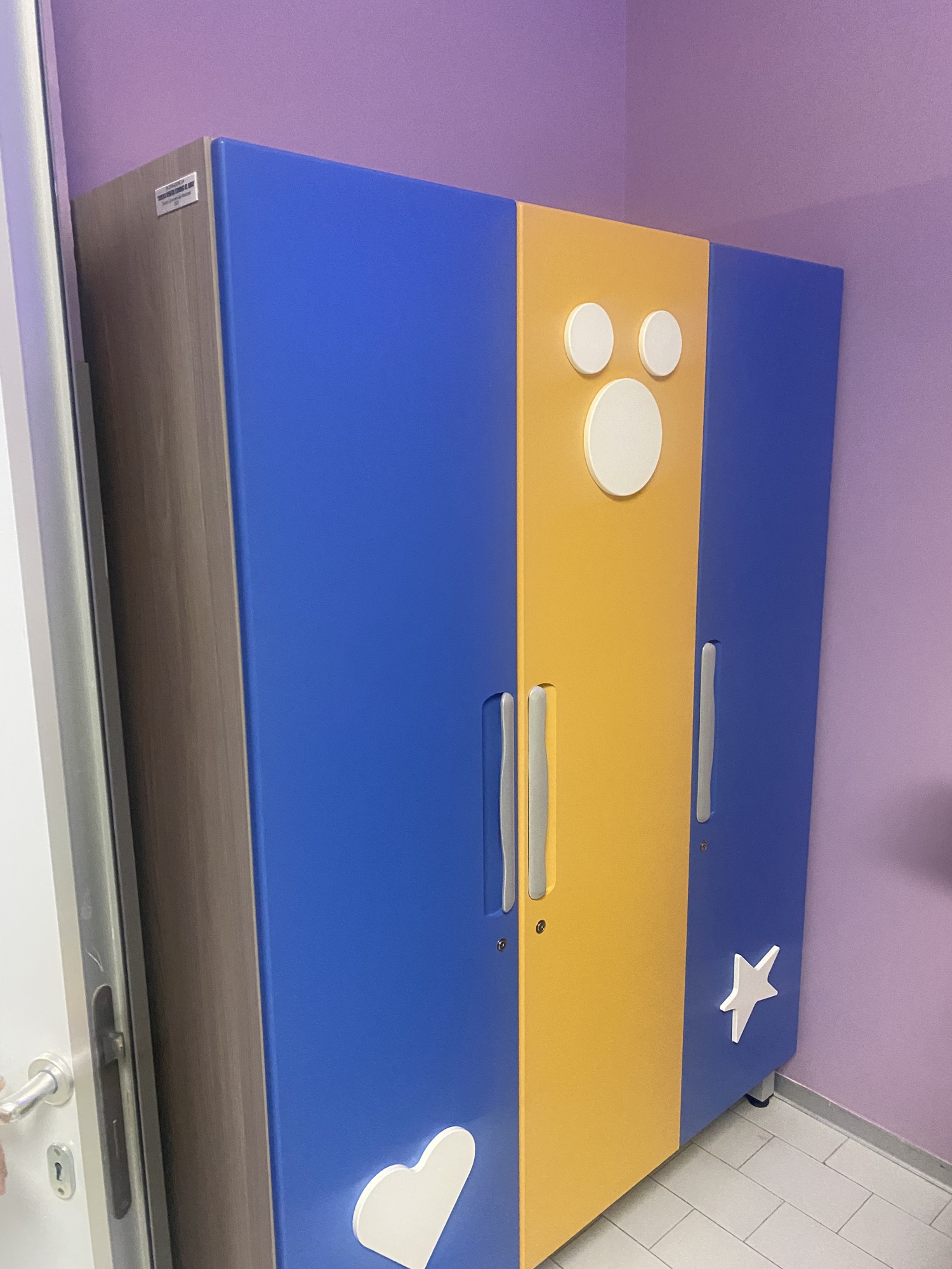 Uno degli arredi donati (Fonte foto Ausl Toscana Centro)