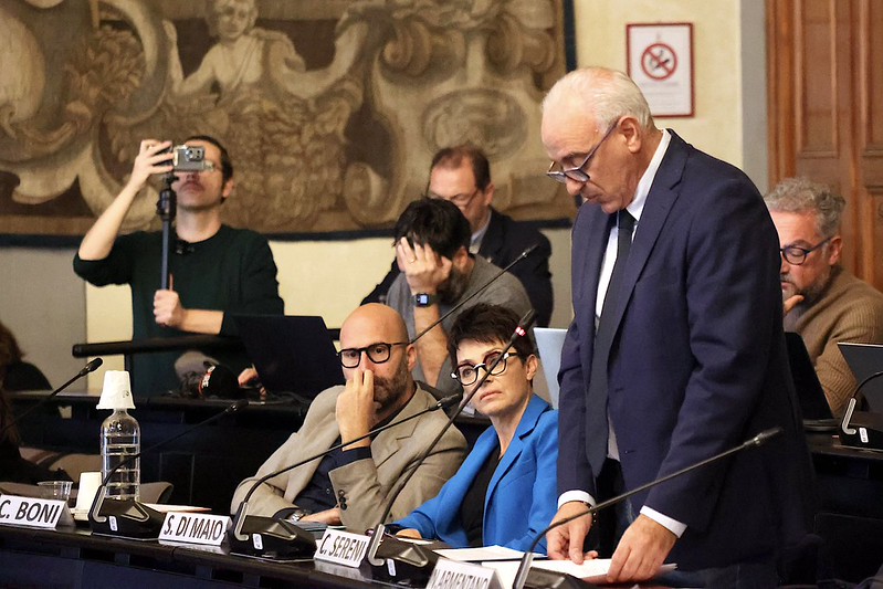 Il Capogruppo del PD Nicola Armentano durante l'illustrazione delle delibere (foto Antonello Serino - Met Ufficio Stampa)