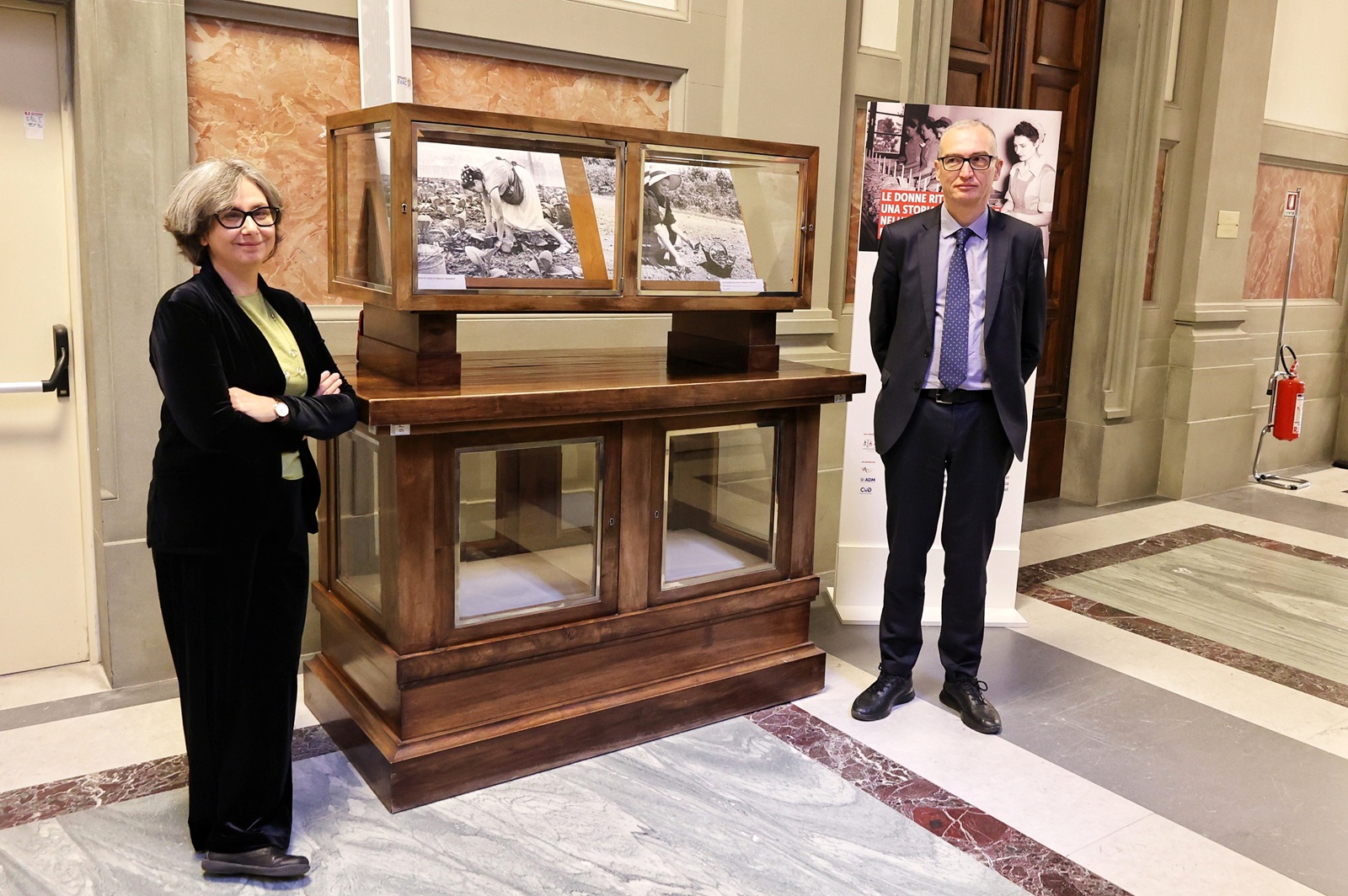 	Descrizione	Default	File	Data	KB	Foto grande	 	   Elisabetta Sciarra Direttrice della Biblioteca Nazionale, Davide Bellosi Direttore Territoriale Toscana e Umbria (foto Antonello Serino Met Ufficio Stampa)