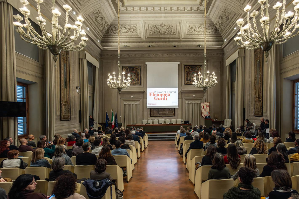 Un momento della cerimonia di consegna del premio di laurea (Fonte foto Università degli Studi di Firenze)