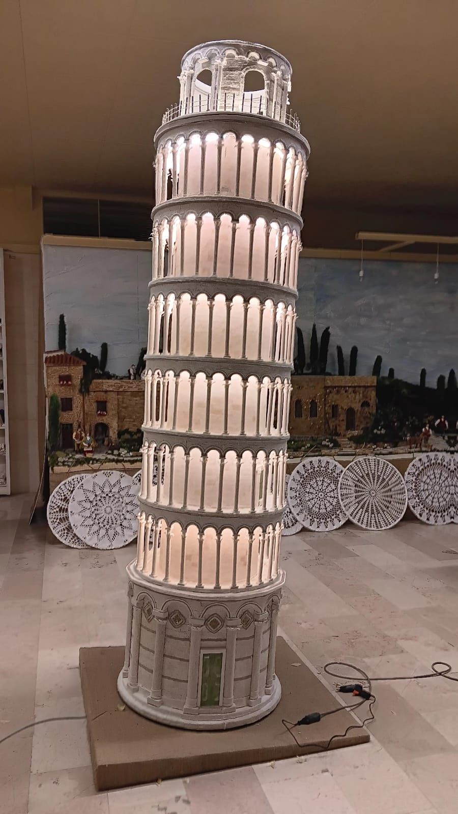 Torre di Pisa all'uncinetto