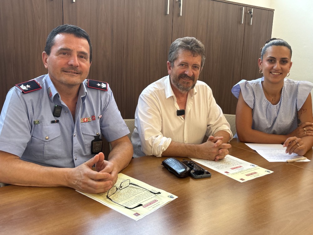 In foto il comandante Caciolli, il sindaco Fossi e l'assessora Chiavetta (fonte foto comunicato stampa)