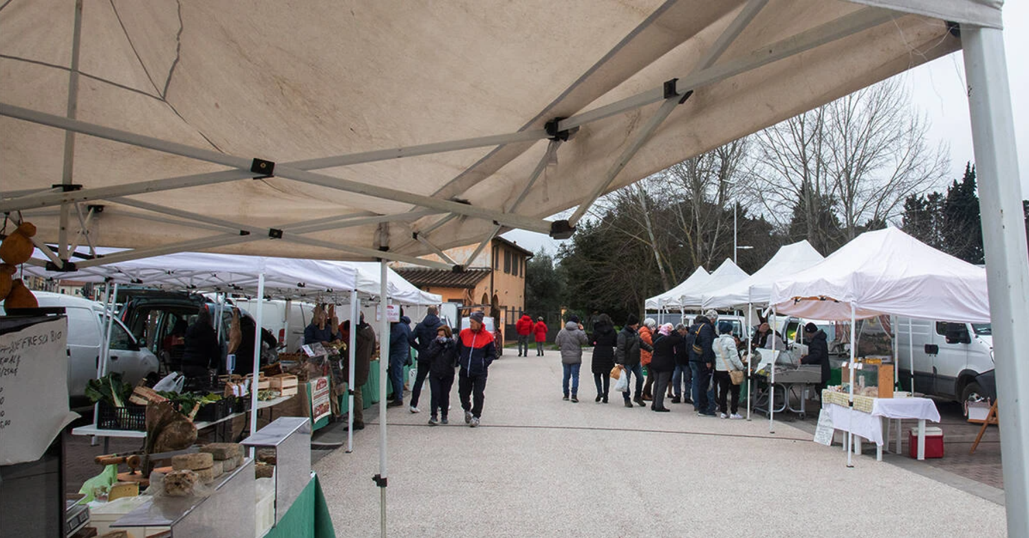 Il sabato mattina al “Mercatale in Empoli”: tanto gusto, varietà nelle scelte dei prodotti locali e non, gentilezza e qualità