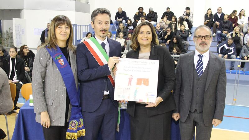 Vinci. La scuola media di Sovigliana intitolata a Nadia e Caterina Nencioni