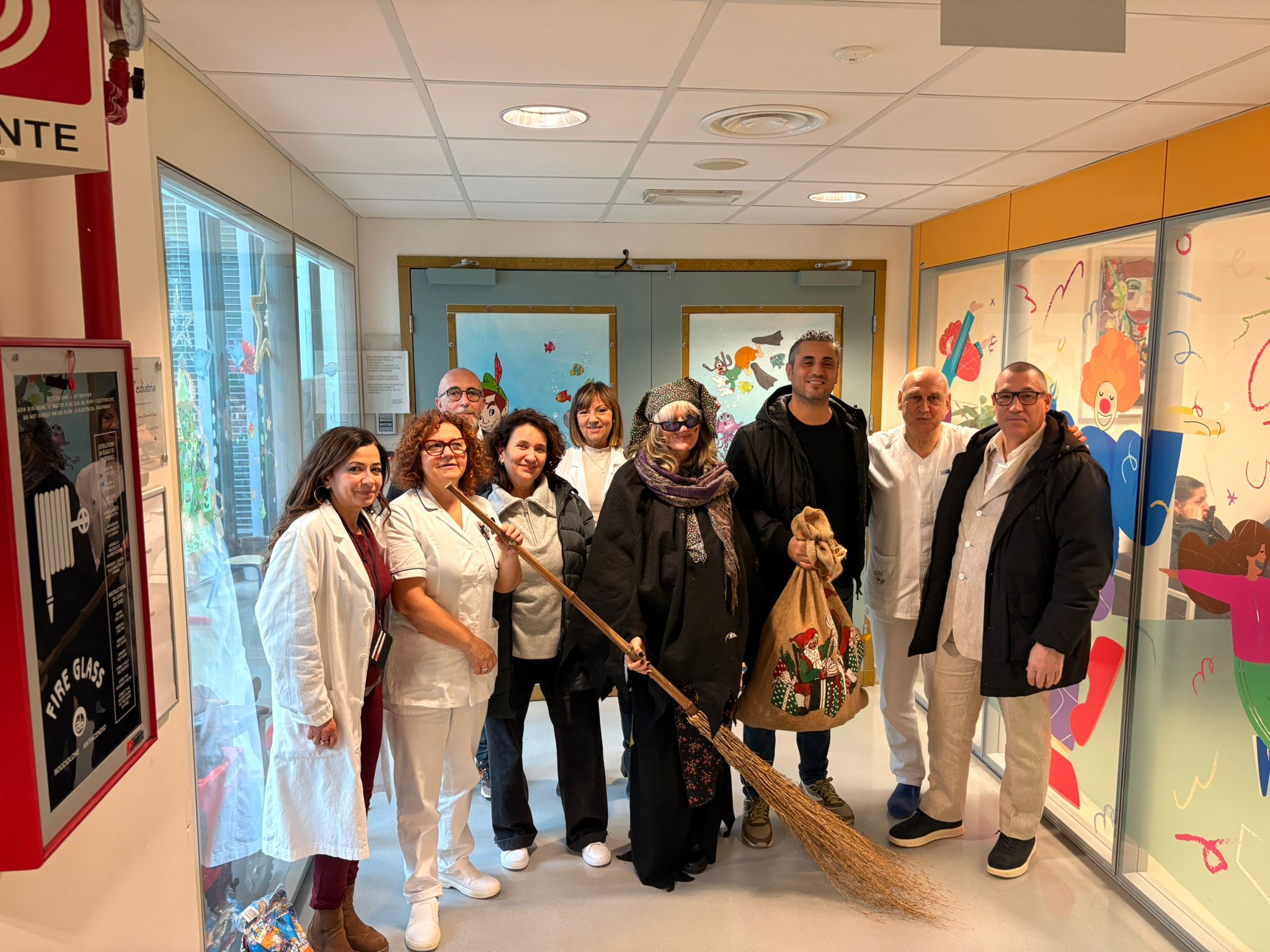 La Befana porta doni e sorrisi ai piccoli pazienti 