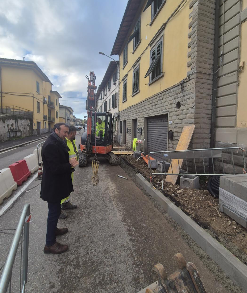 Il sopralluogo del sindaco Caporaso (Fonte foto Comune di Lastra a Signa)