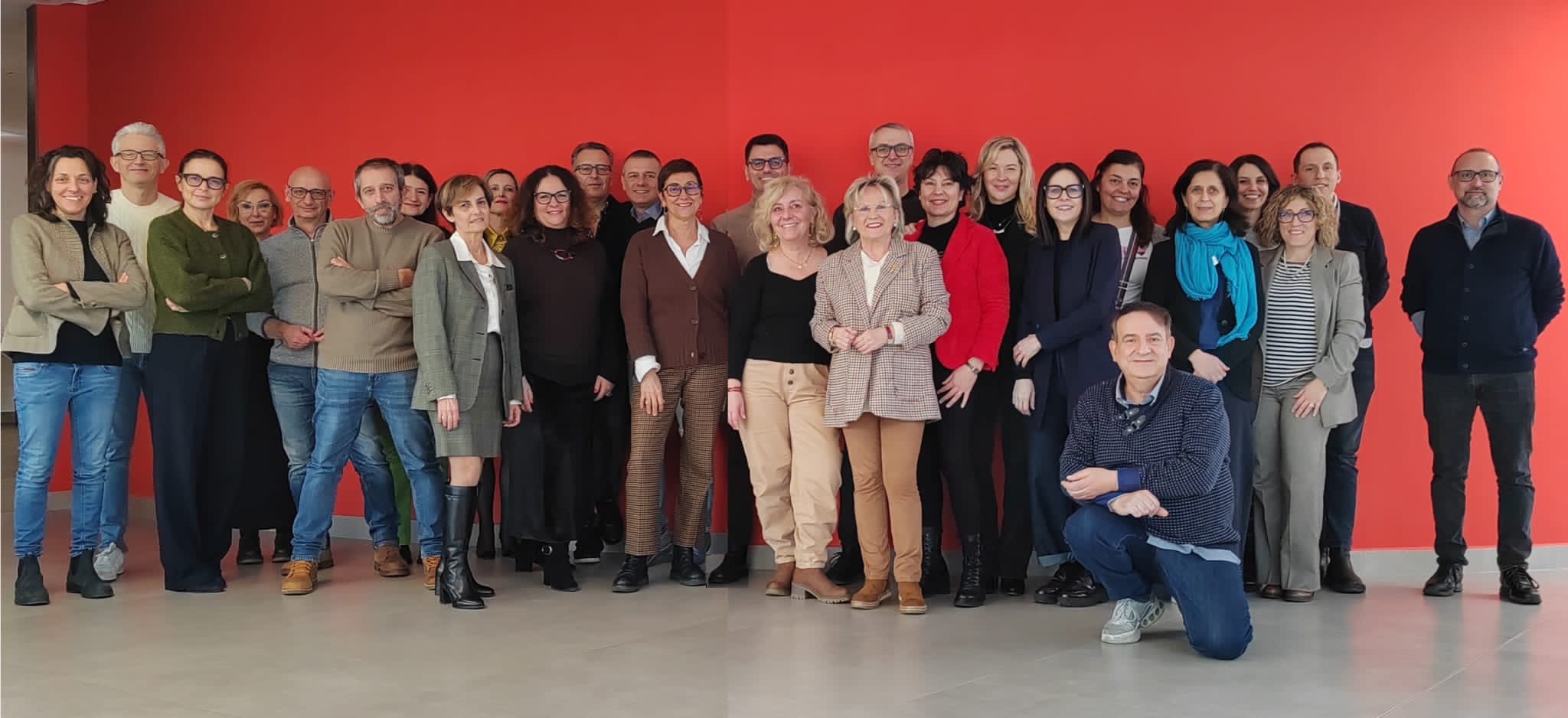 Il gruppo dell'ultimo direttivo del Dipartimento (Fonte foto Ausl Toscana Centro)