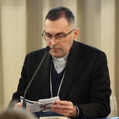 Arcivescovo Gherardo Gambelli (foto archivio Antonello Serino - Met Ufficio Stampa)