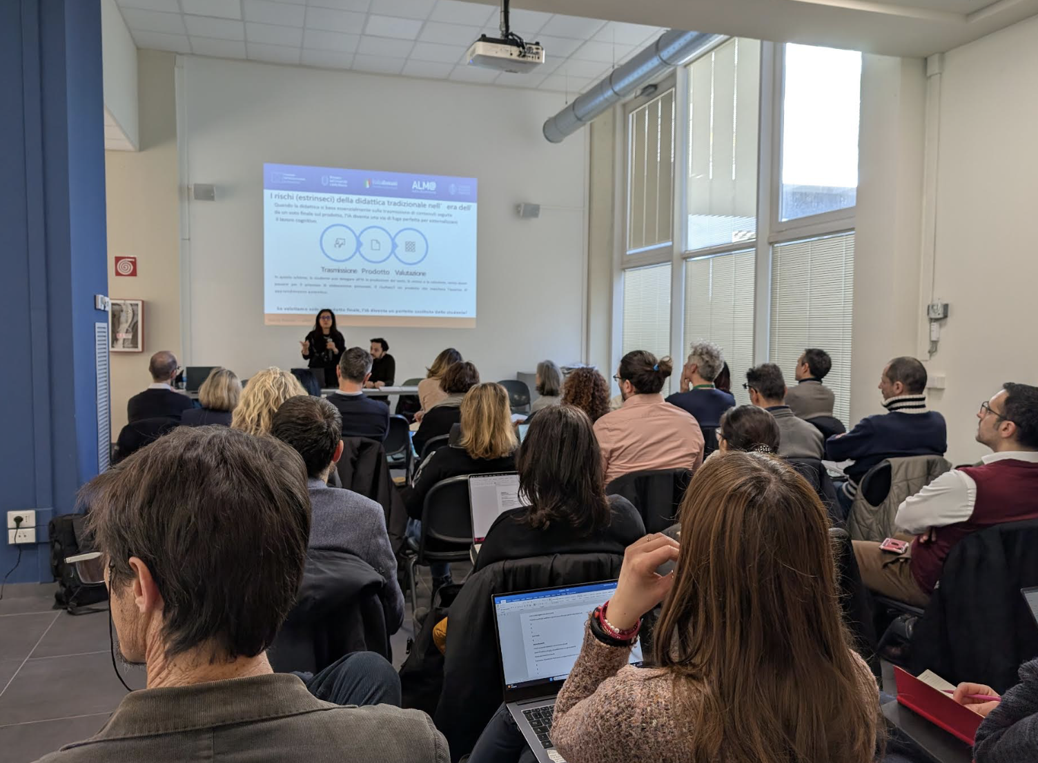 I docenti Unifi a lezione di IA (Fonte foto comunicato stampa Università degli Studi di Firenze)