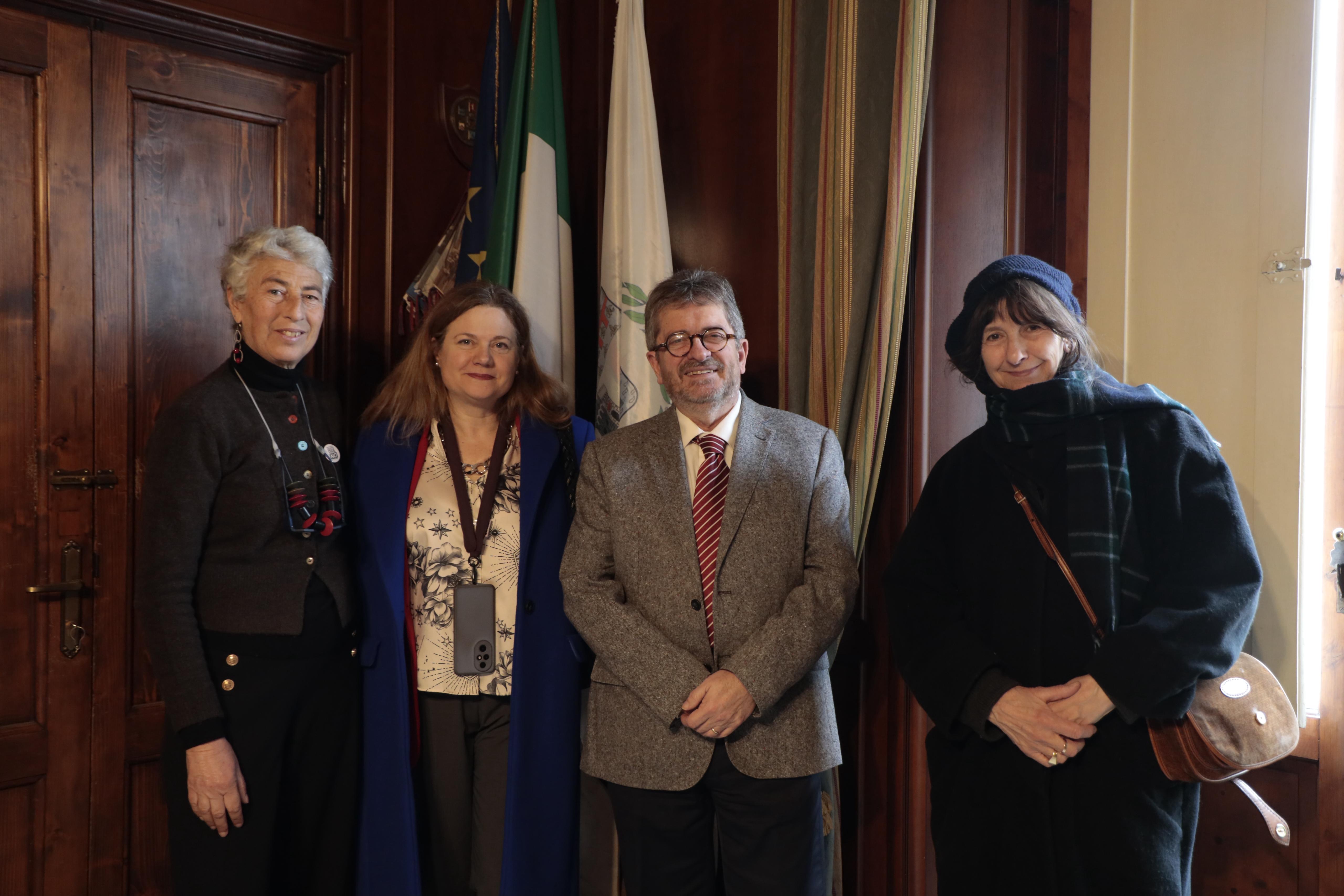 L’erede delle Sorelle Gramatica in visita al Museo Civico della Paglia di Signa (Fonte foto Comune di Signa)