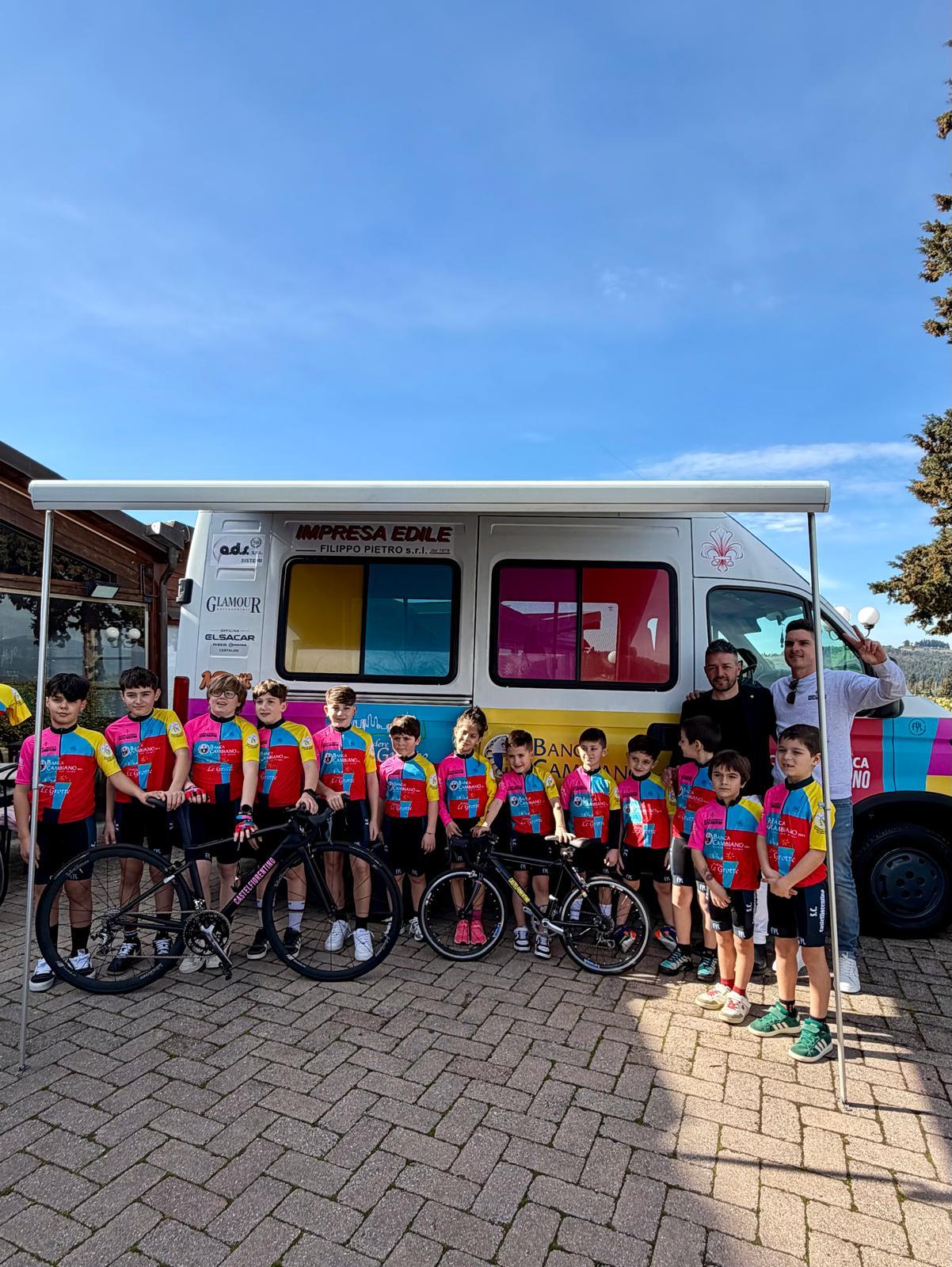 Squadra ciclistica di Castelfiorentino (Fonte foto comunicato stampa Comune di Castelfiorentino)