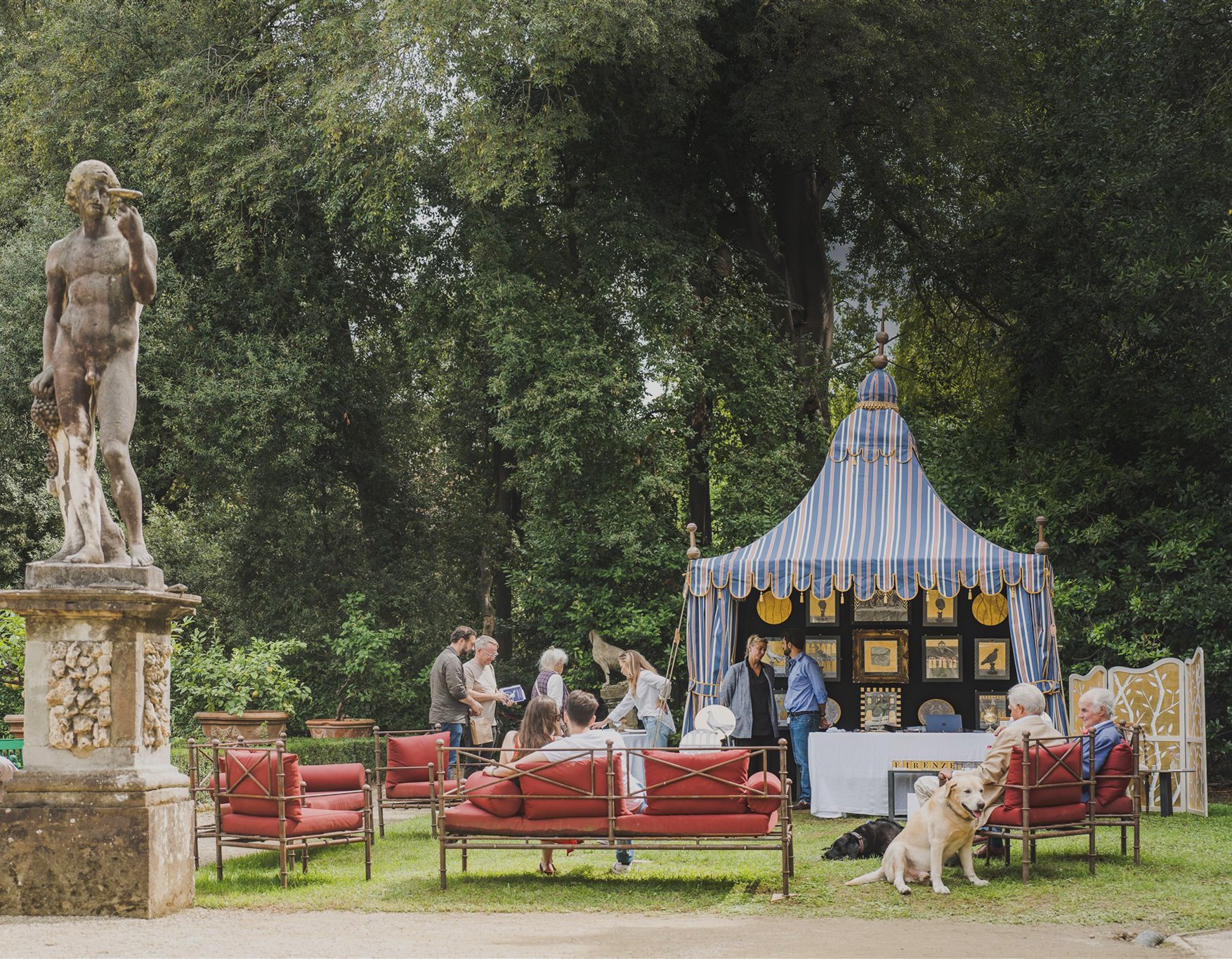 Artigianato e Palazzo. Foto Michele Monasta