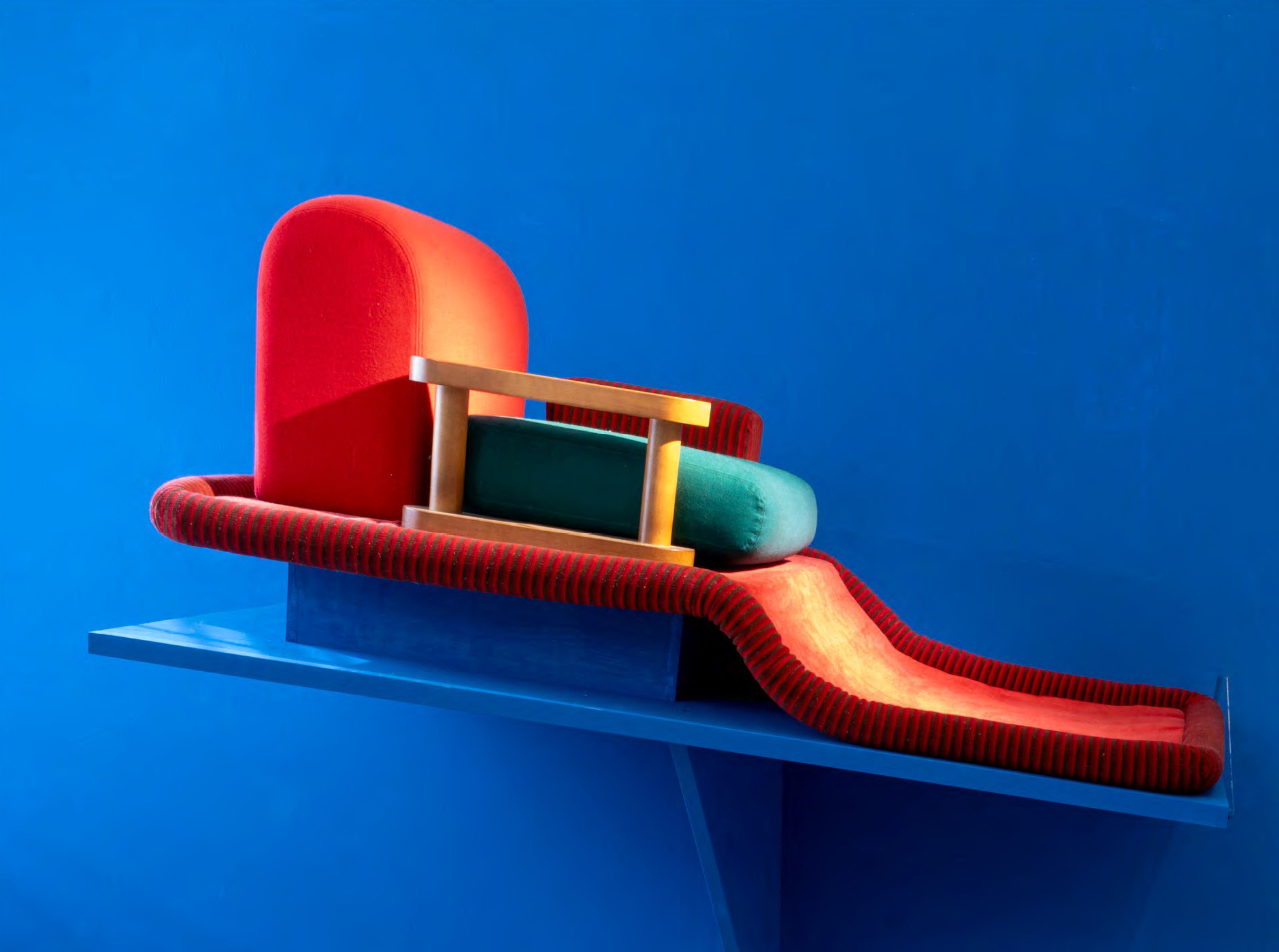 Ettore Sottsass Poltrona Flying Carpet in mostra a Io sono un architetto. Ettore Sottsass Ph. Ela Bialkowska OKNOstudio