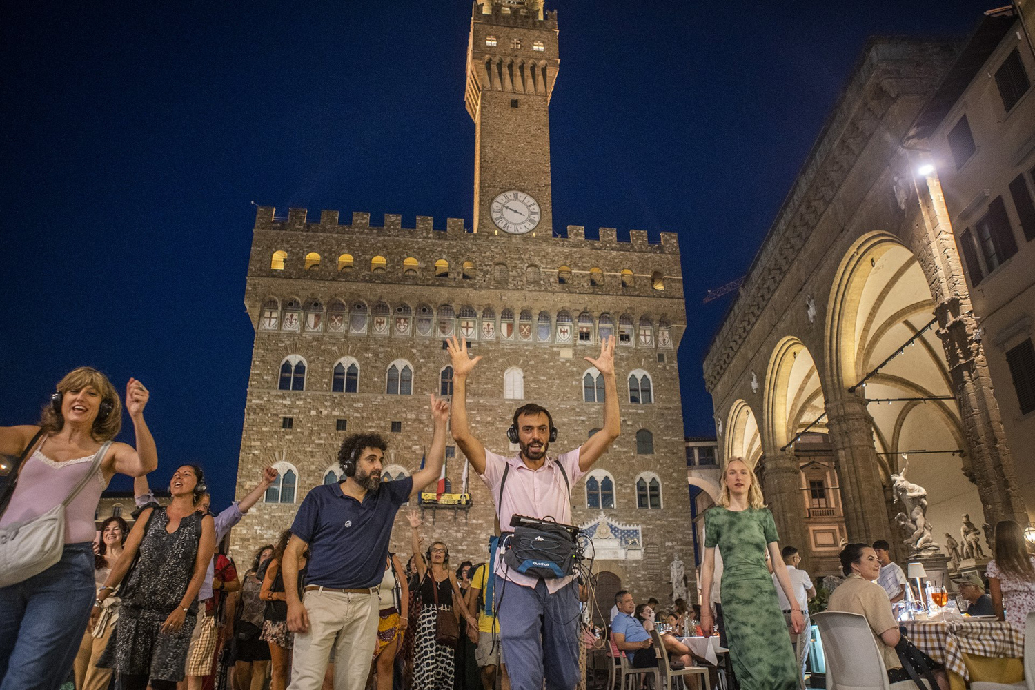 Torna 'Walking Thérapie' l'evento itinerante e interattivo che ha come scenografia la città di di Firenze e i suoi abitanti (Foto Marco Borrelli - Fonte comunicato ufficio stampa Teatro della Toscana)