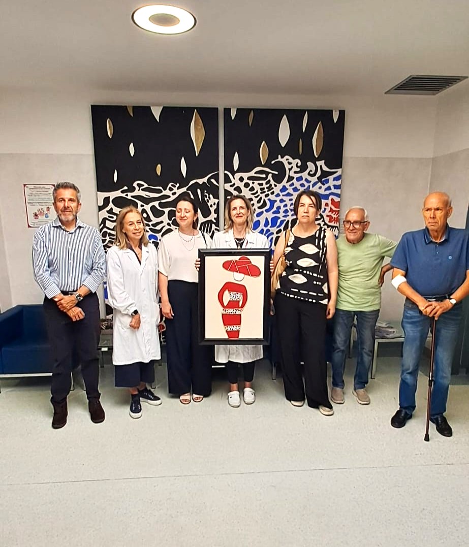 La donazione del quadro Ragazzi Cerbaiola (Fonte foto Ausl Toscana Centro)