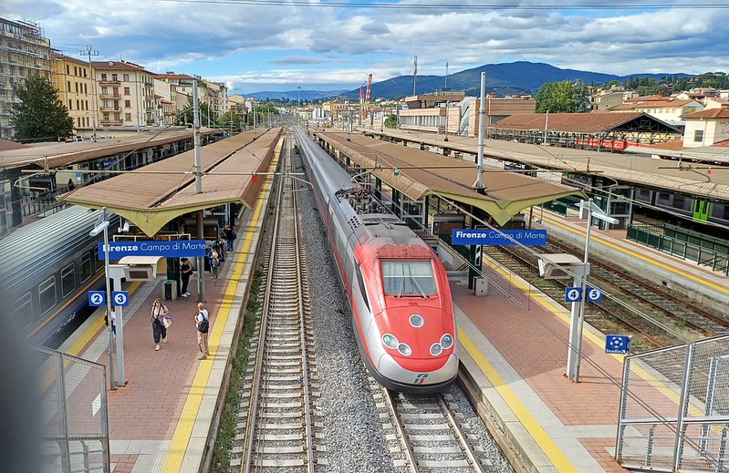 Ponte al Pino, per i lavori RFI alle 23 di domenica 26 luglio scatta lo stop della circolazione ferroviaria /foto Antonello Serino - Met Ufficio Stampa)