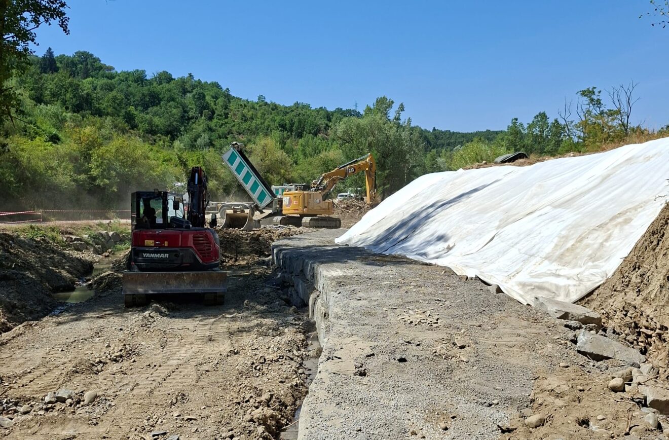 Intervento sul Turbone a Montelupo (Fonte foto comunicato Consorzio di Bonifica Medio Valdarno)