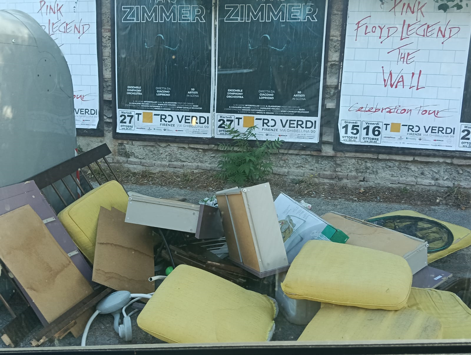 Rifiuti abbandonati, a Fucecchio una segnalazione permette di risalire all'autore del gesto
