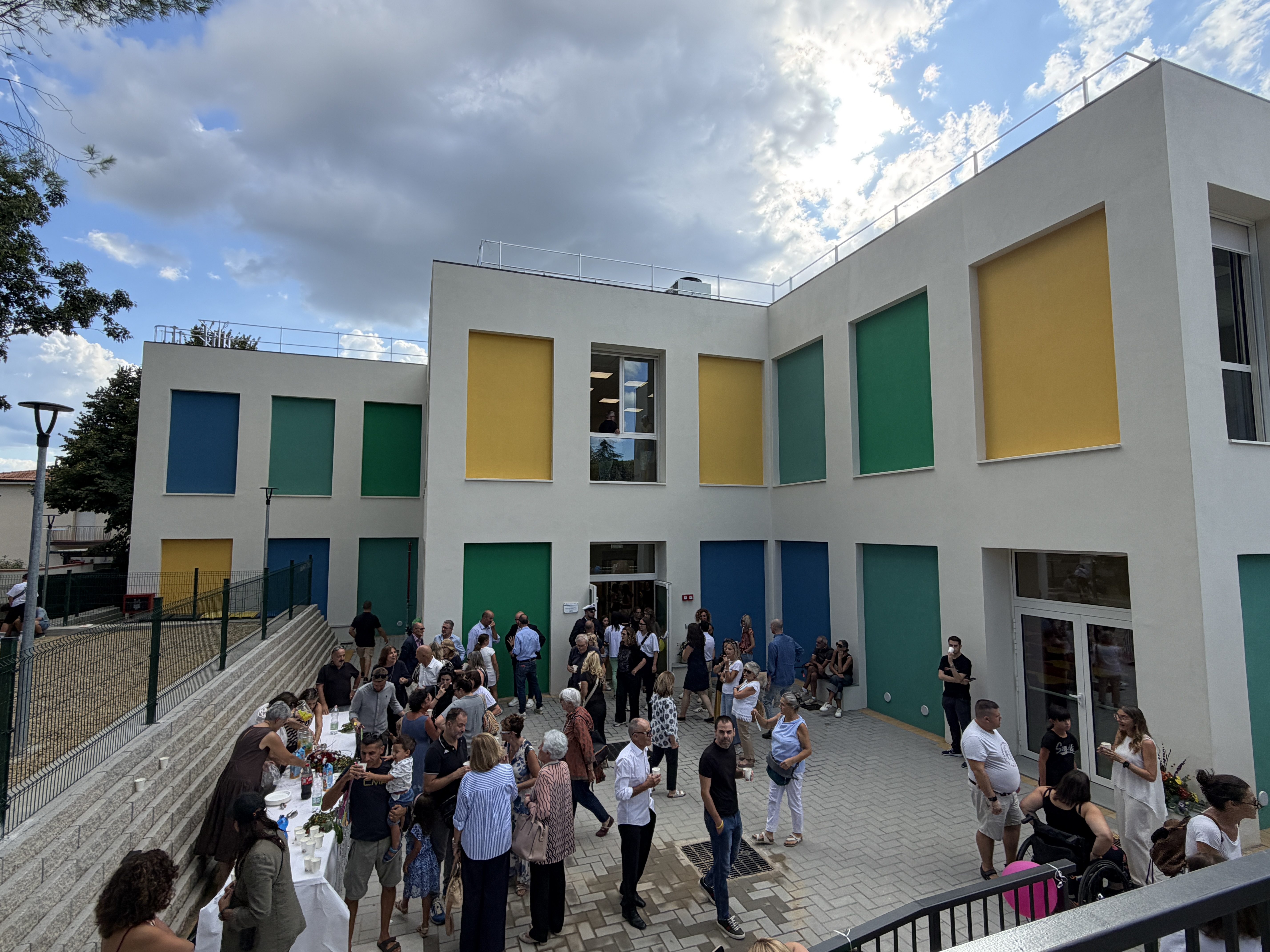 Scuola primaria di Cascia di Reggello - Taglio del nastro