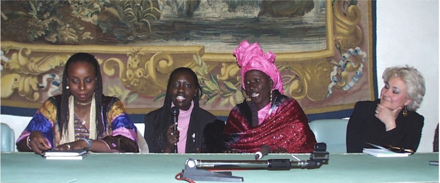 Nella foto da sinistra Diye Ndiaye, uninterprete, la presidente del Gruppo dinteresse economico Pencum Senegal, Mbathio Niang, lassessore Monciatti