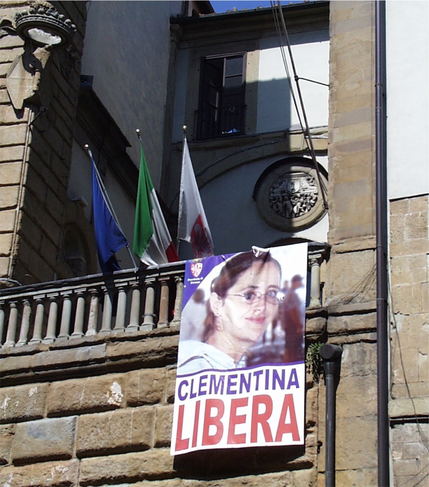 Il volto di Clemenetina Cantoni sulla facciata di palazzo Medici Riccardi