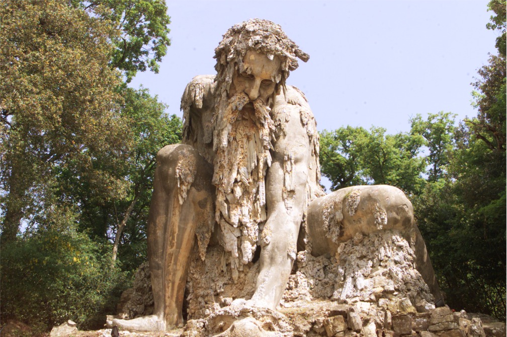 Il colosso dell'Appennino, del Giambologna, nel Parco Mediceo di Pratolino