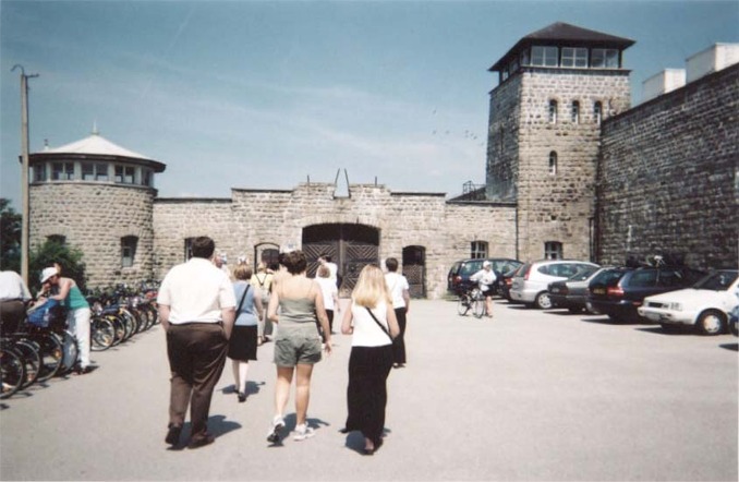 L'ingresso del campo di Mauthausen oggi