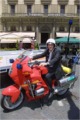 Il Presidente Renzi su una delle moto in servizio di pronto intervento sulla Fi-Pi-Li