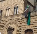 Un drappo verde per l'Iran su Palazzo Medici Riccardi