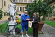 Banchelli e il presidente Barducci prima della partenza, nel giardino di Palazzo Medici Riccardi