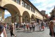 Turisti sul Ponte Vecchio
