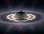 Saturno eclissa il sole in un'immagine della Nasa