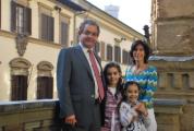 Il Presidente della Provincia di Firenze, Andrea Barducci, con Emilia Boccia e i suoi familiari 