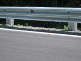 Barriere guardrail con gli innovativi dispositivi di protezione per motociclisti