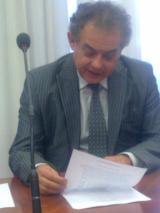Il presidente della Provincia Andrea Barducci mentre legge la proclamazione degli eletti