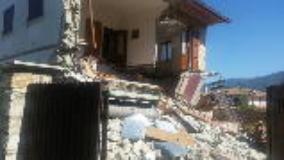 Immagini dai luoghi colpiti dal terremoto