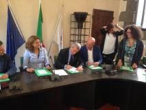 La firma del piano per riqualificare la riva sinistra dell'Arno con l'agricoltura